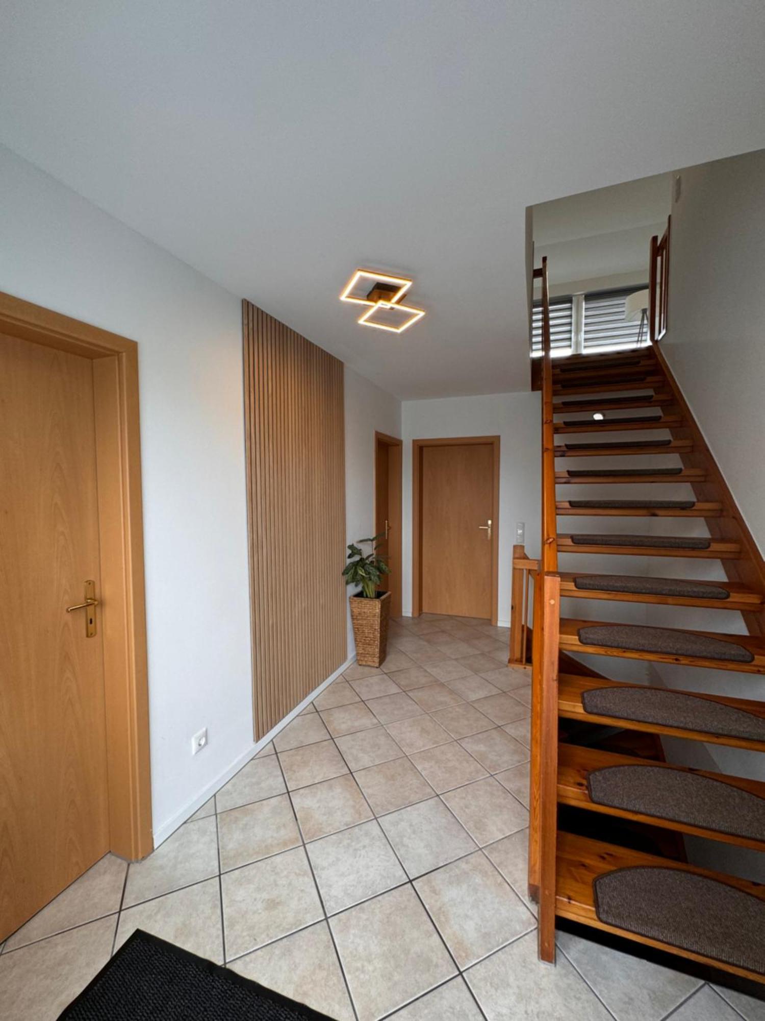 Apartamento Raum Fur Ruhe Im Norden Neumünster Exterior foto